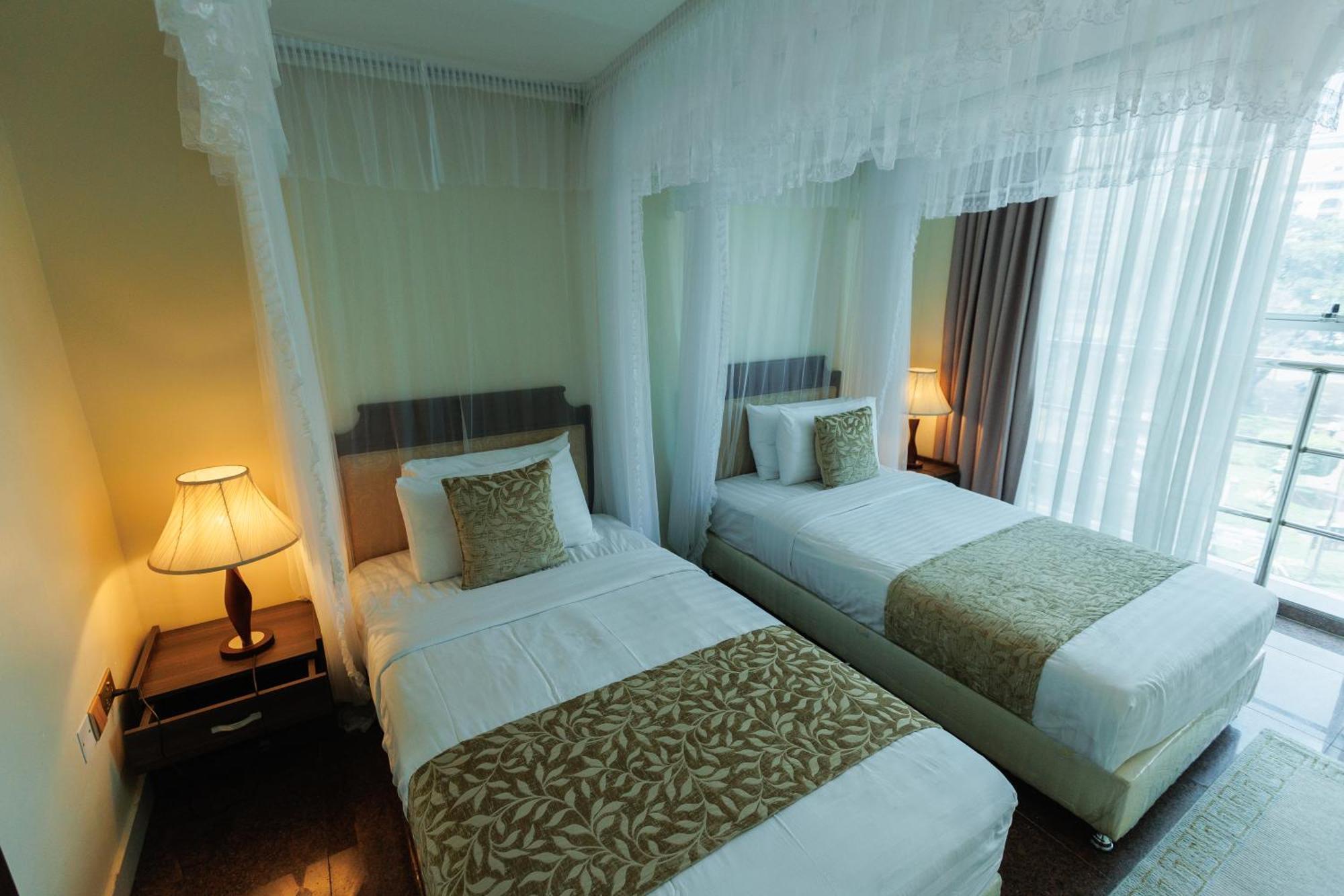 Koki Hotel Kampala Exterior photo