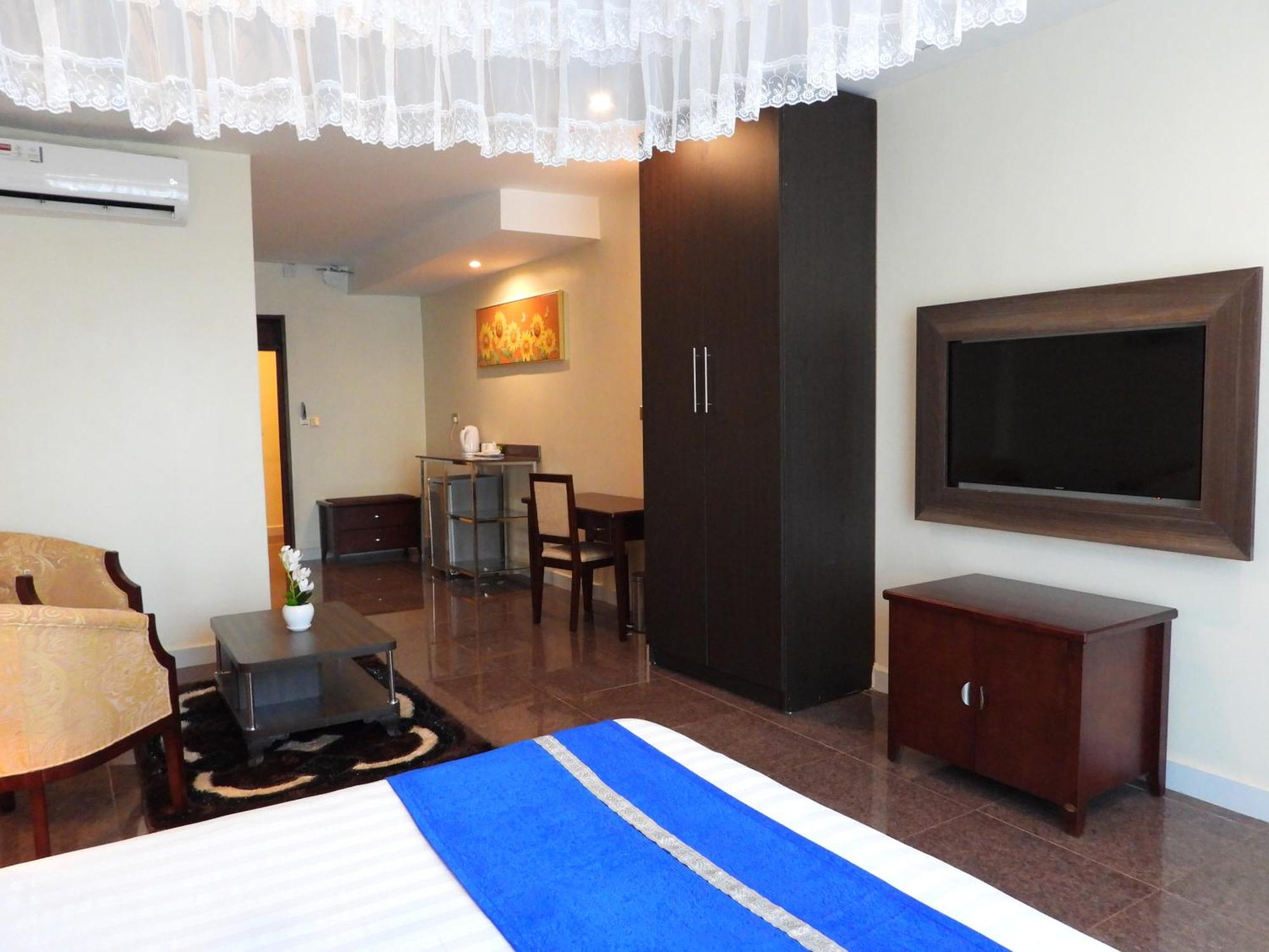 Koki Hotel Kampala Exterior photo